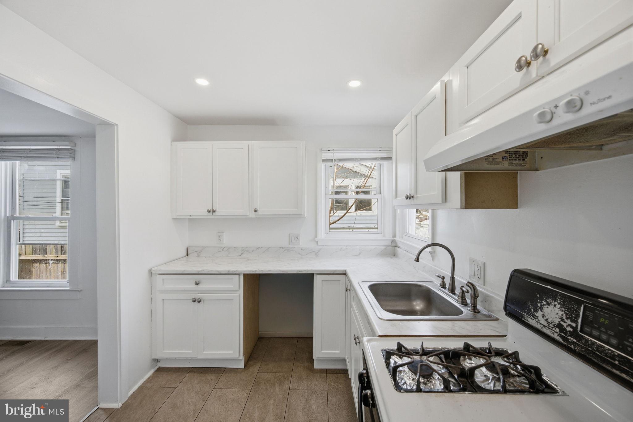 COLMAR MANOR - Residential