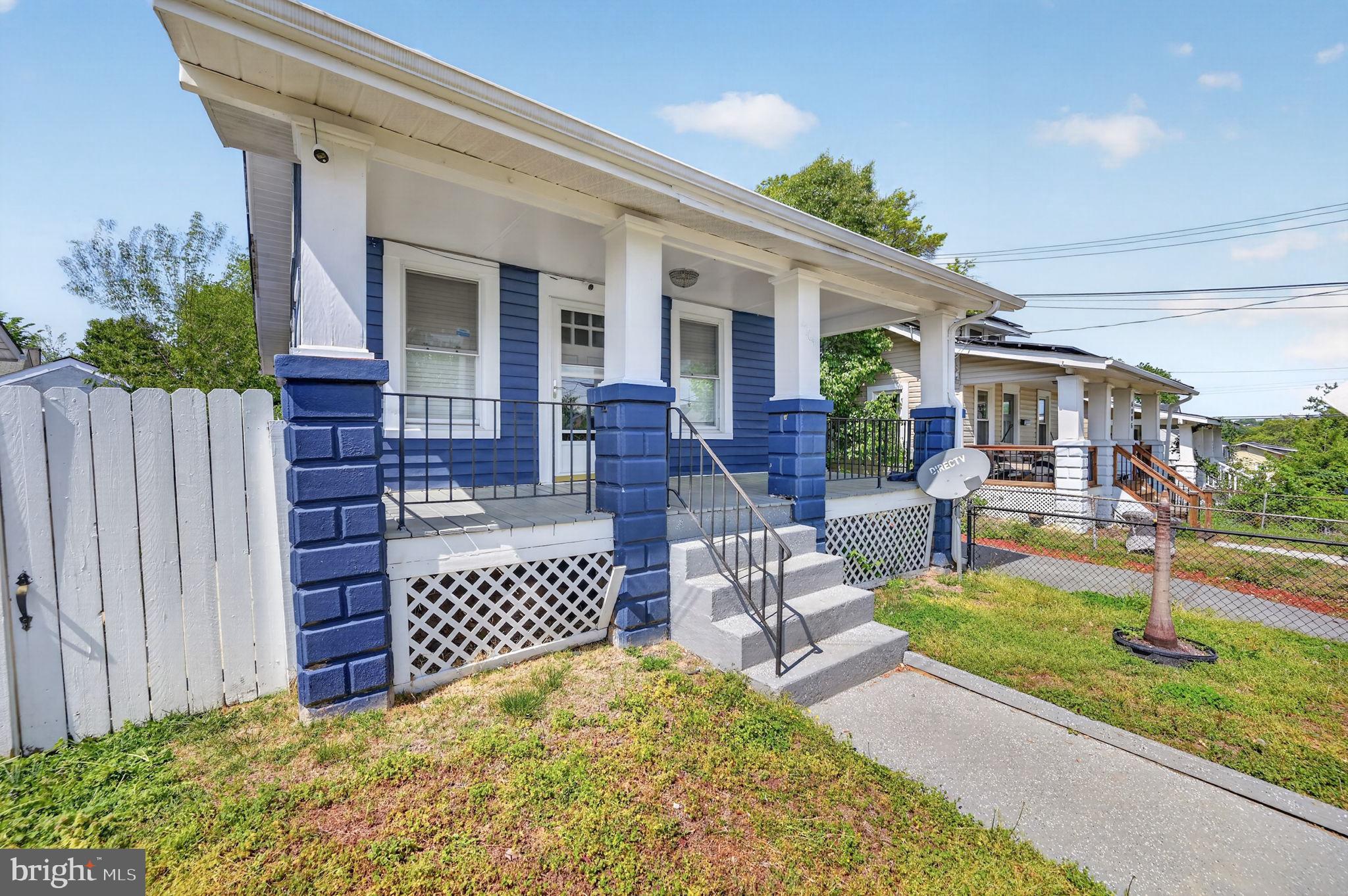 COLMAR MANOR - Residential