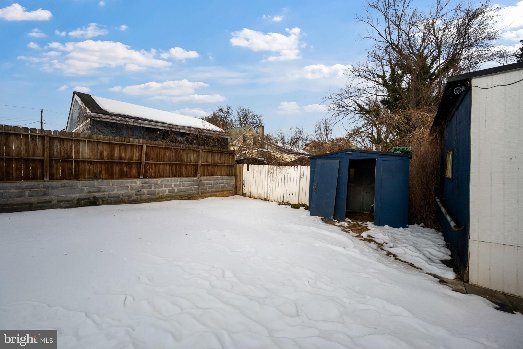 COLMAR MANOR - Residential