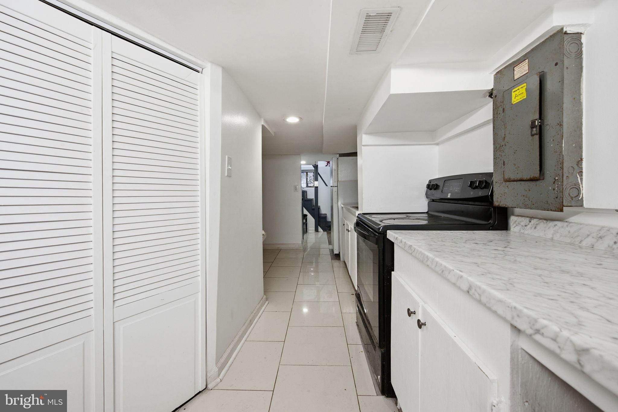 COLMAR MANOR - Residential