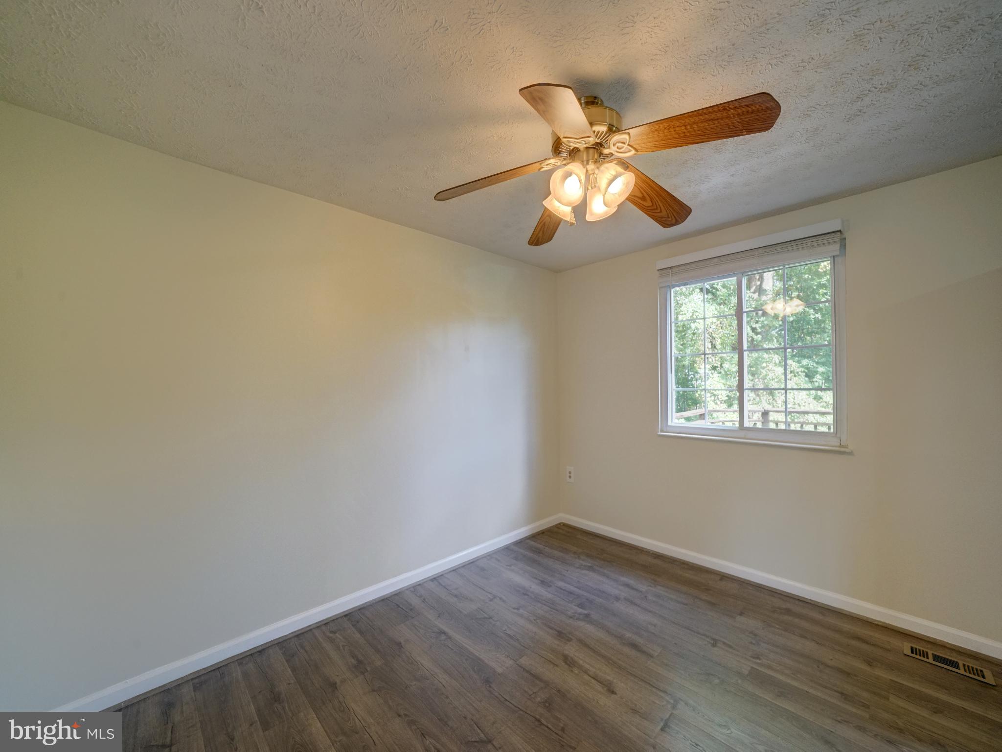 LEISHEAR VILLAGE - Residential