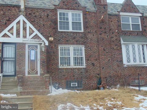 Townhouse For Sale - 2363 Baird Boulevard<br/> CAMDEN, NJ 08105
