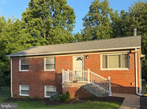 Photo of 13313 Kurtz Road, WOODBRIDGE, VA 22193 (MLS # VAPW2127410)