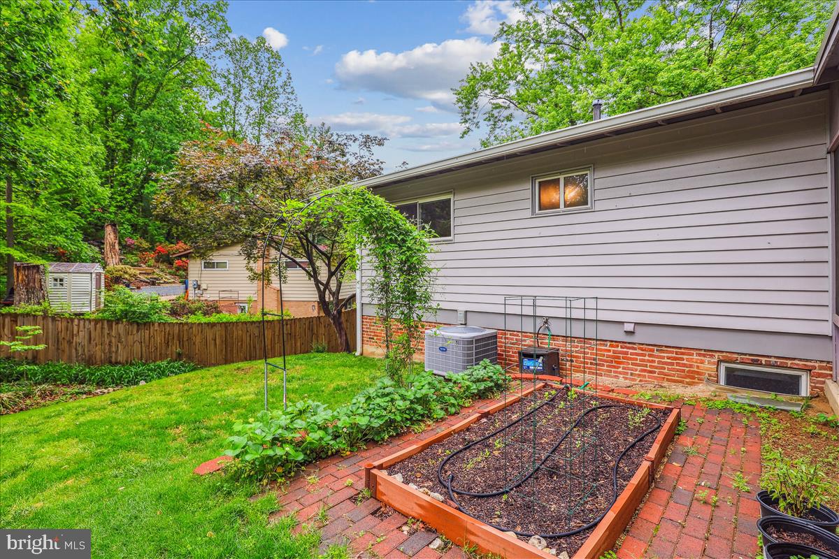 WESTVIEW HILLS - Residential