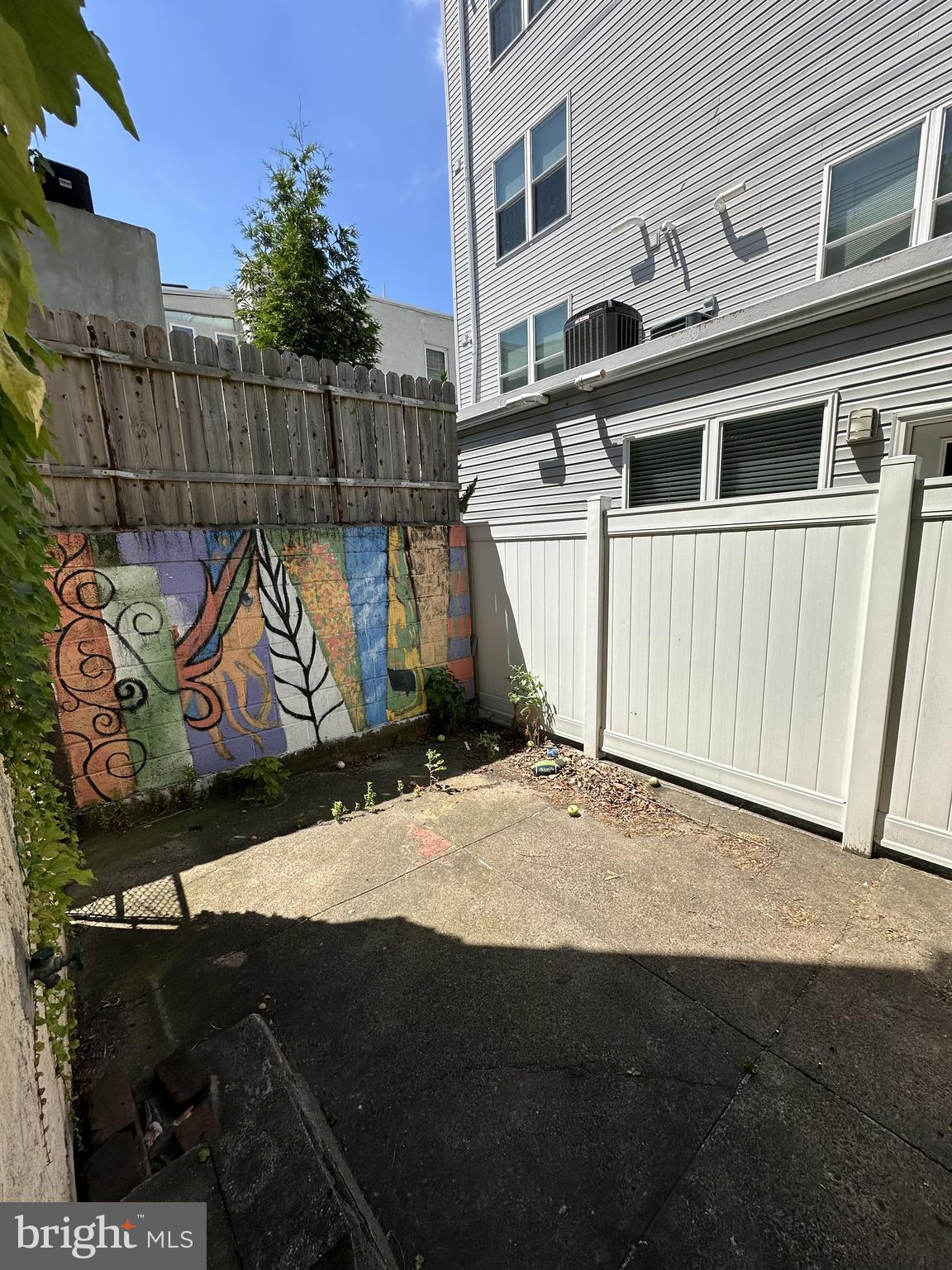 QUEEN VILLAGE - Residential Lease