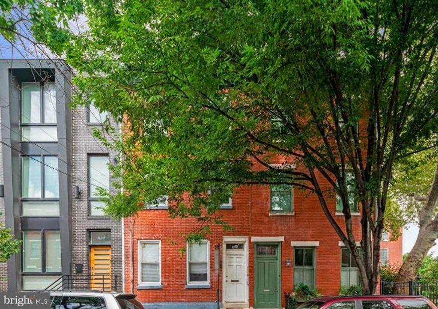 One bedroom apartment on the first floor of a walkup at 6th and Catharine! Enter into the space with a coat closet/pantry to the right and the bathroom to the left. Three piece bath with a shower over a tub. The kitchen is well equipped with a dishwasher and gas stove. The bedroom is in the rear which provides a quiet retreat. There is a private sunny backyard. Common, coin operated laundry in the basement. Amazing location, close by the public transit and everything QV has to offer. There is no formal living room space. NO PETS.