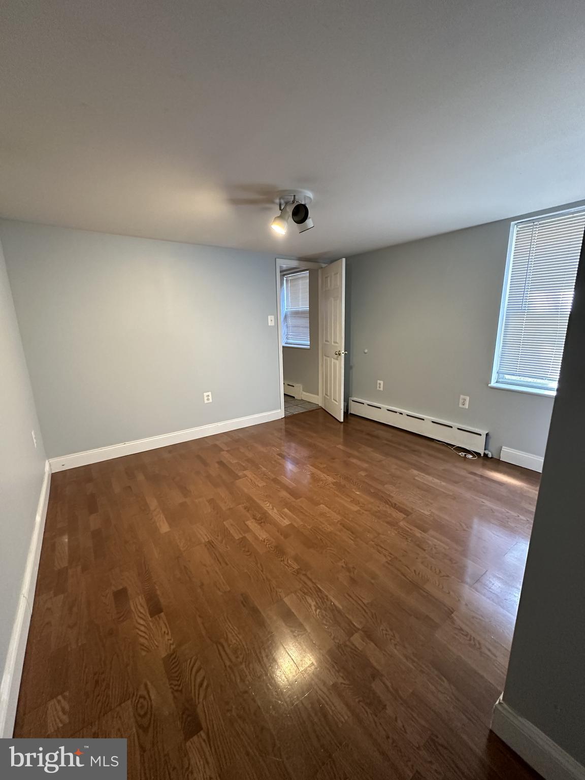 QUEEN VILLAGE - Residential Lease