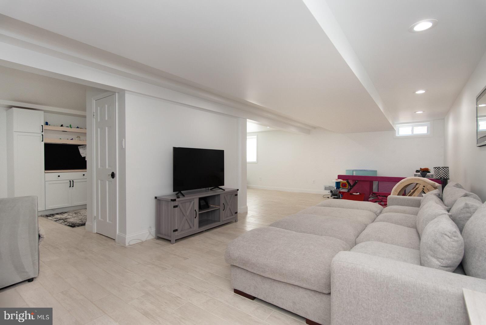 GWYNMONT FARMS - Residential