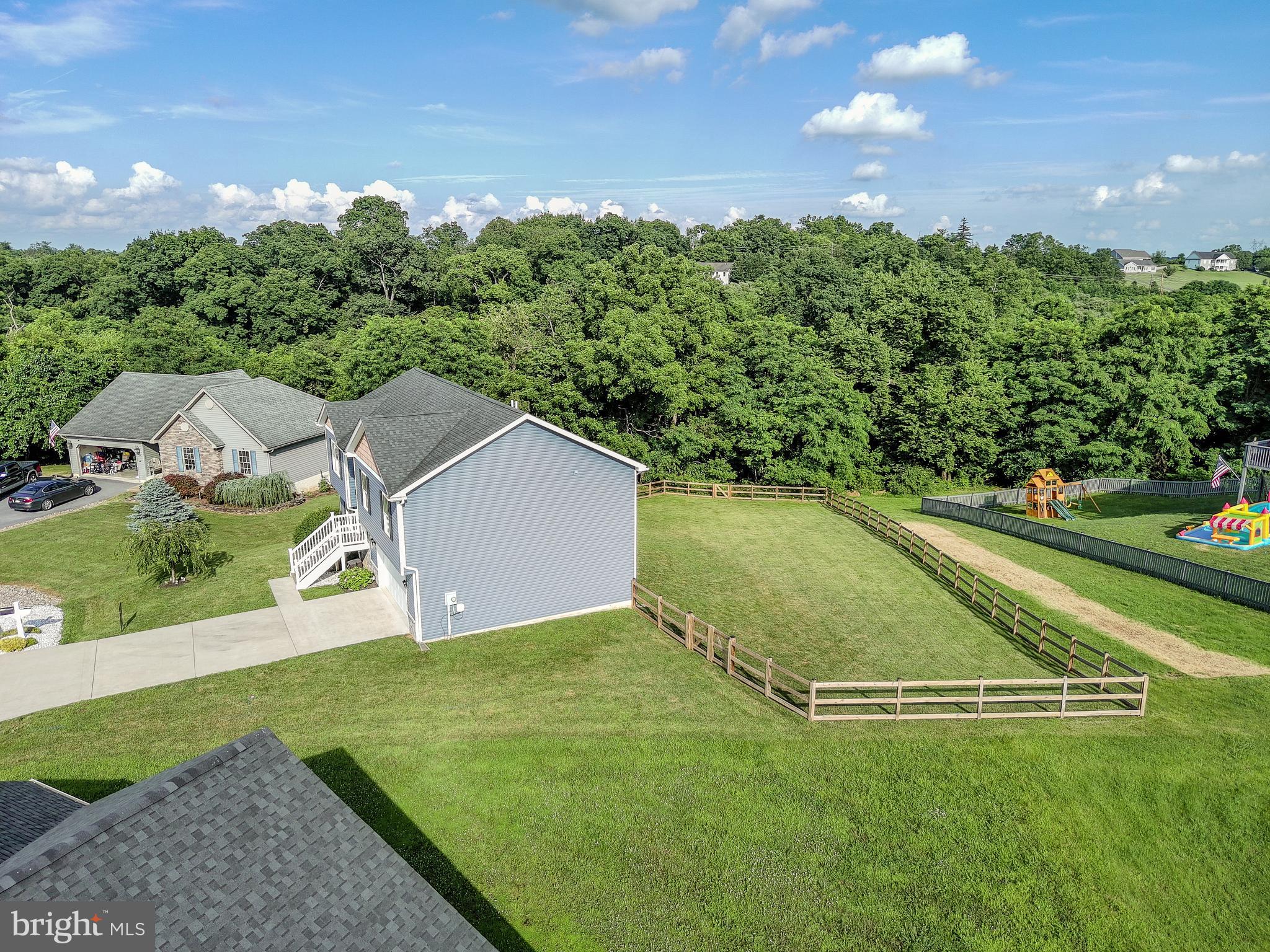 FORT HILL FARMS - Residential