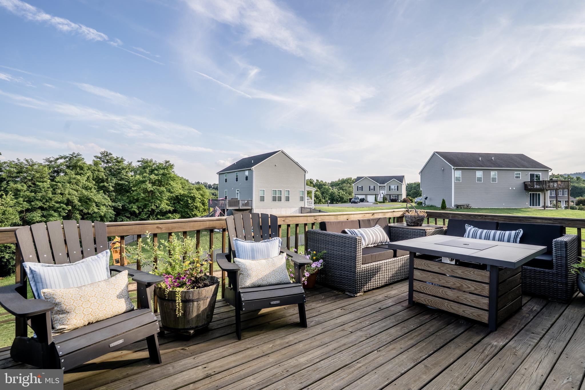 FORT HILL FARMS - Residential