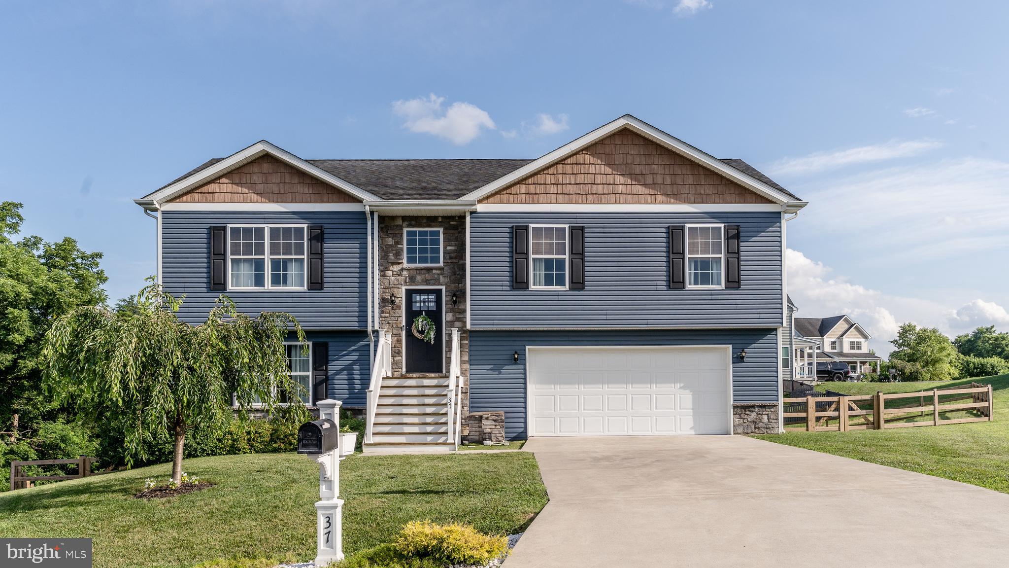 FORT HILL FARMS - Residential