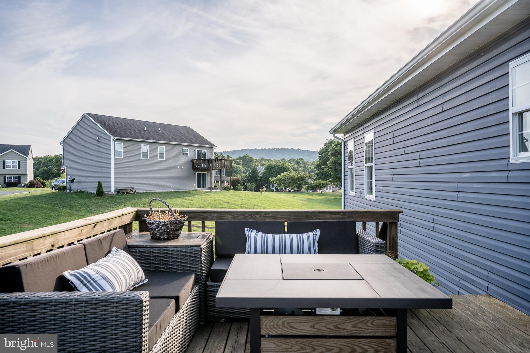 FORT HILL FARMS - Residential