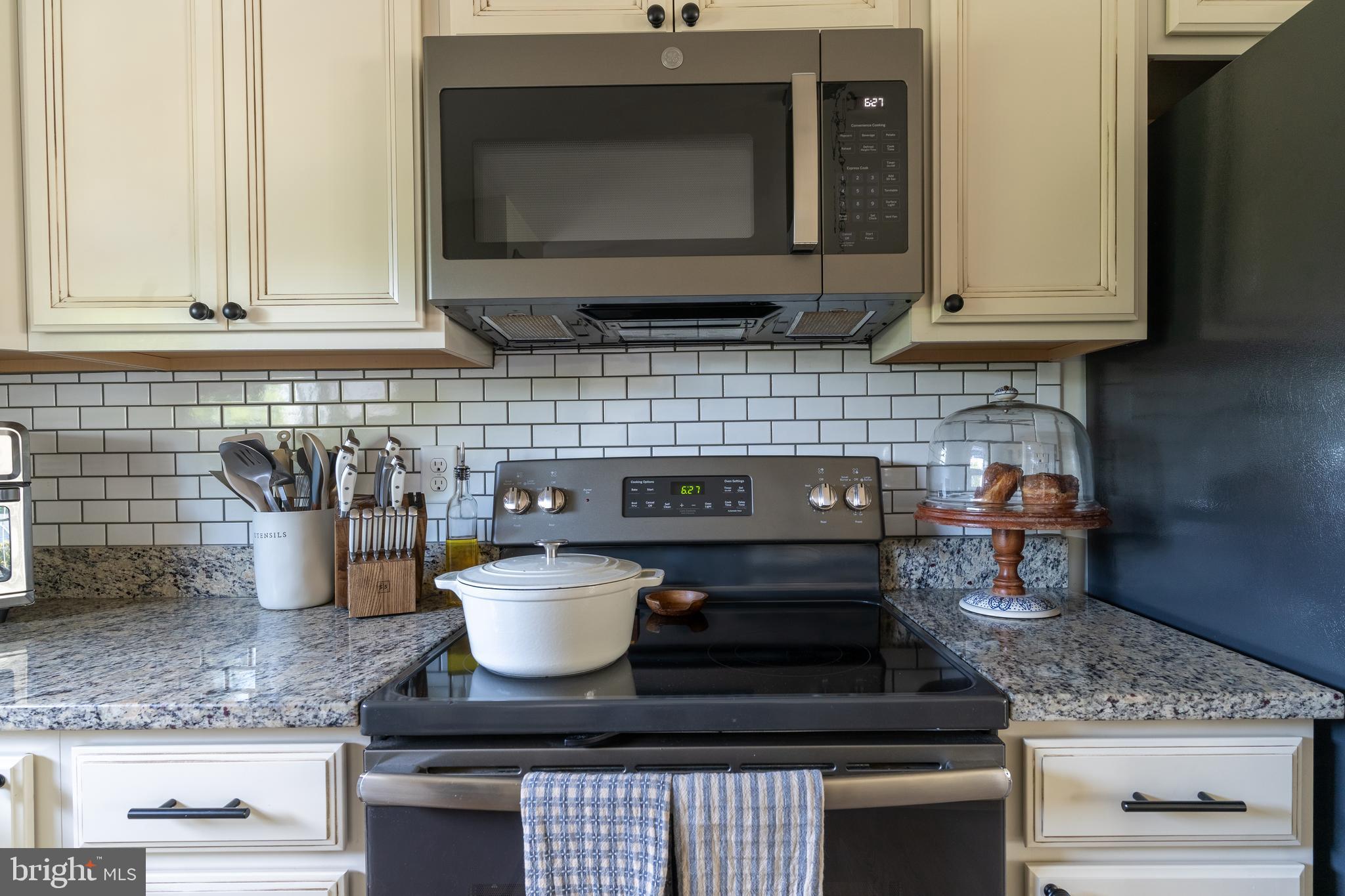 FORT HILL FARMS - Residential