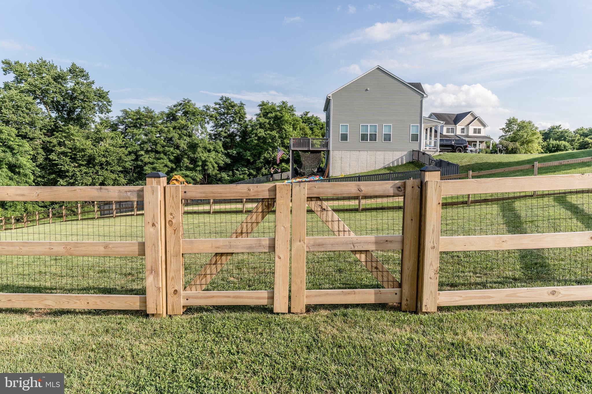 FORT HILL FARMS - Residential