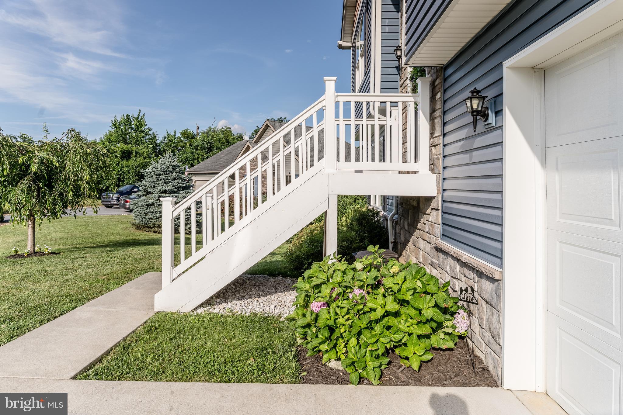 FORT HILL FARMS - Residential