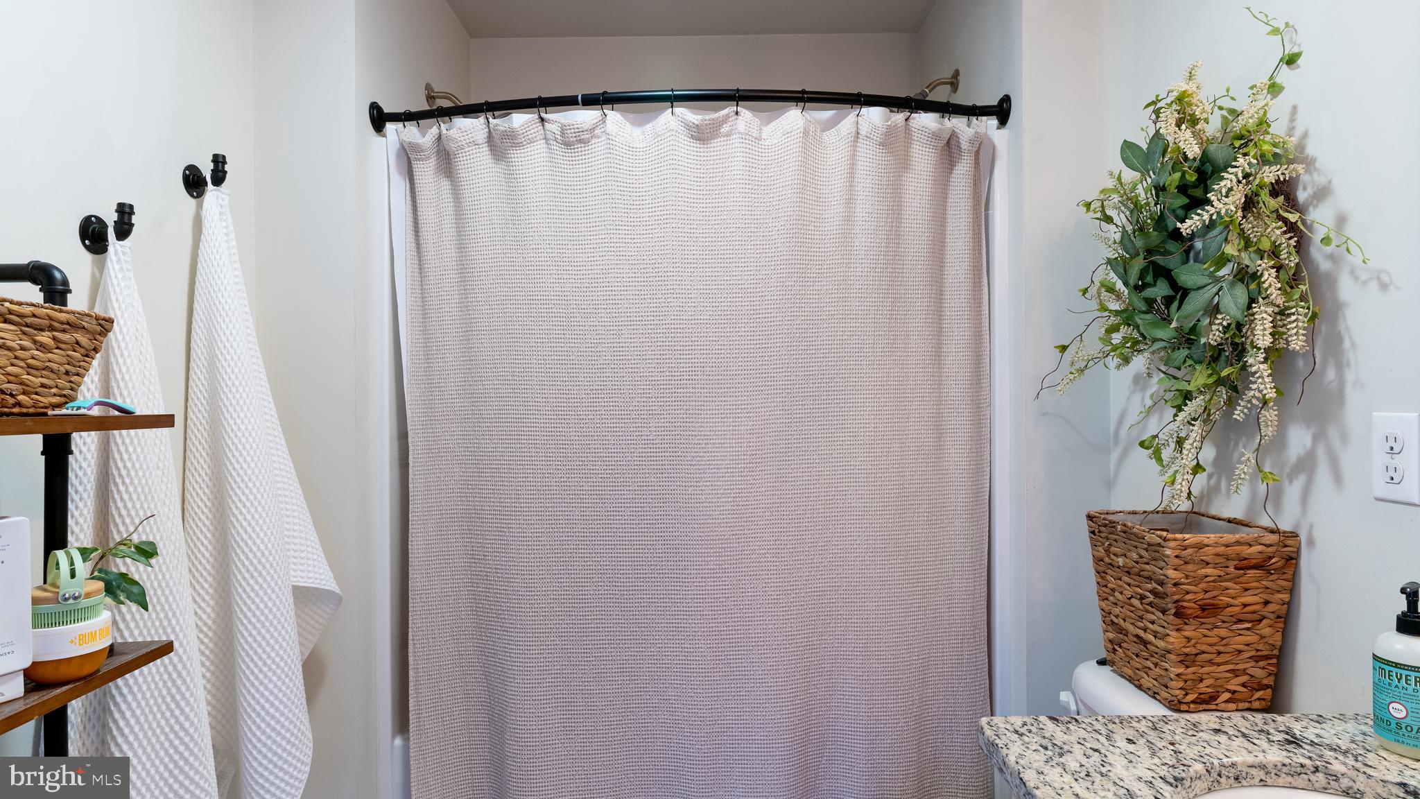 FORT HILL FARMS - Residential