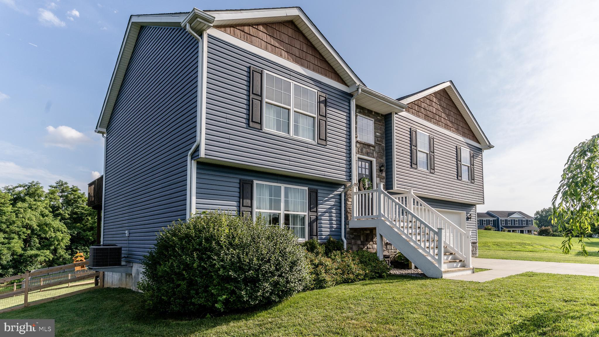 FORT HILL FARMS - Residential