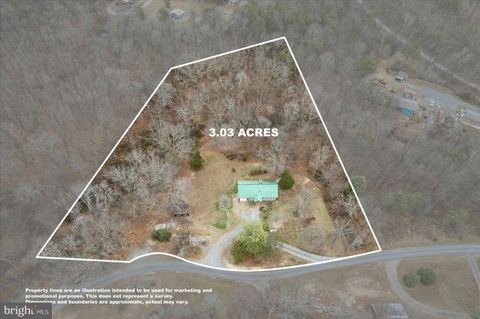 Homes For Sale - 186 Pine Cone Drive<br/> Frederick County, CROSS JUNCTION, VA 22625