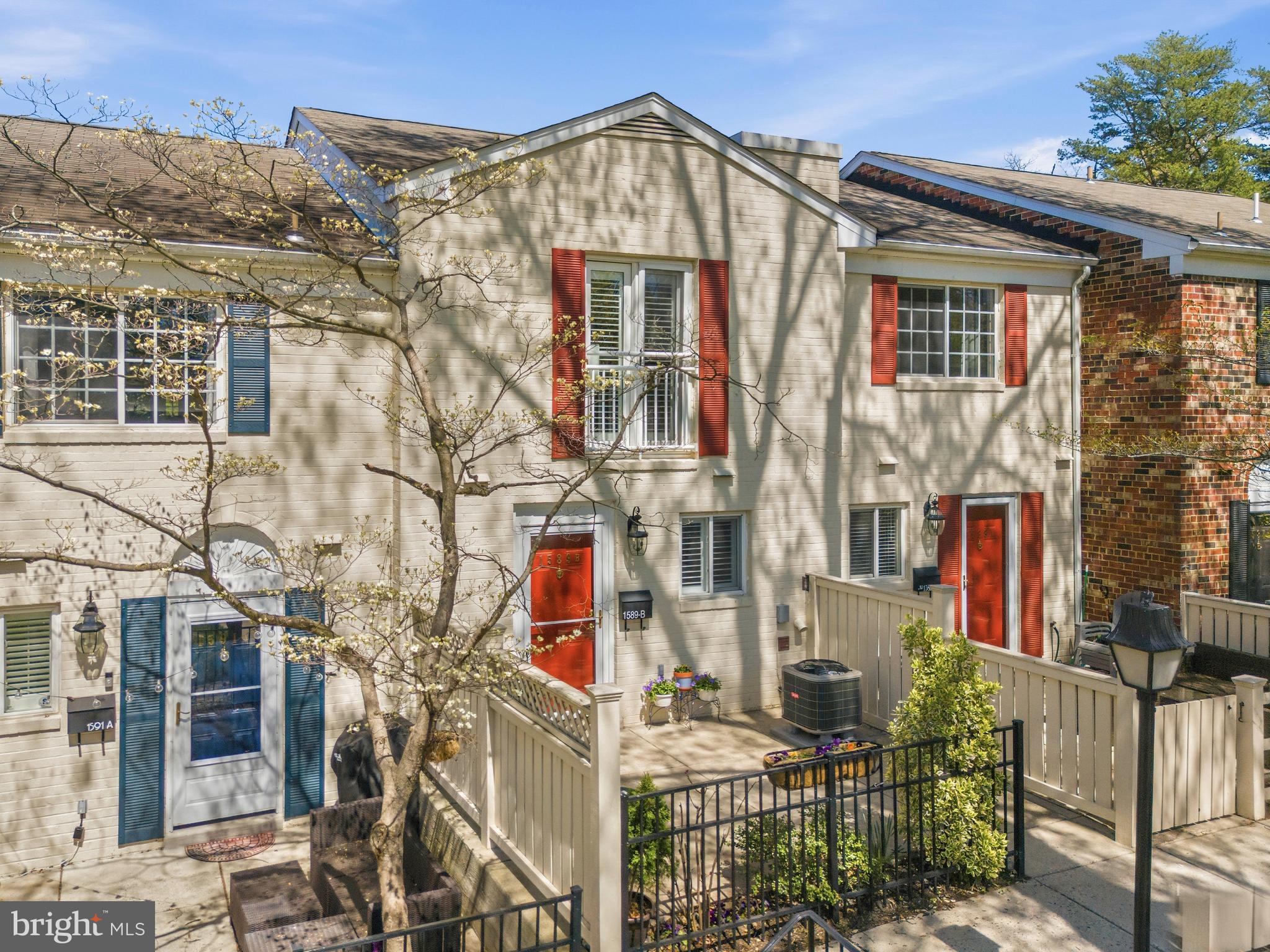 1589 N VAN DORN STREET B