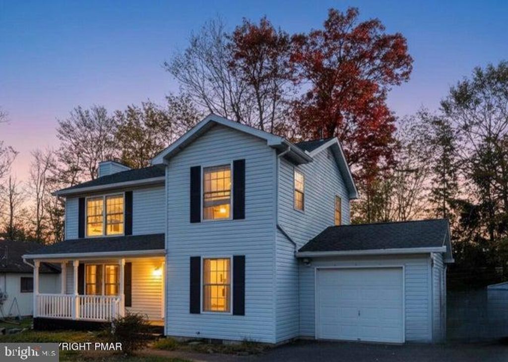 Photo of 1120 Country Place Drive, TOBYHANNA, PA 18466 (MLS # PAMR2005798)