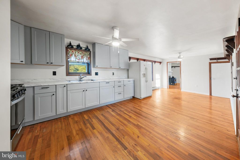 Photo of 290 Howards Chapel Road, WINCHESTER, VA 22603 (MLS # VAFV2037322)