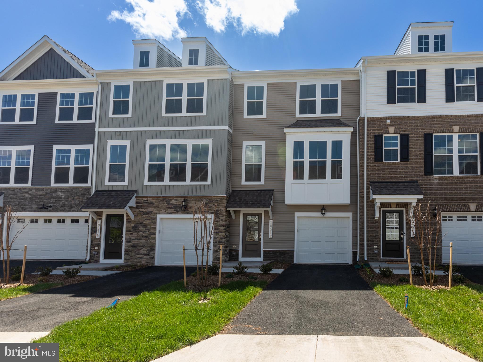 Luxury brand new townhome offers four bedrooms, three full baths, One half baths, and one car garage. Finished Bed room on the entry level with a with full bath. Oak stairs lead you to the main level of this home. The main level has hardwood floor and carpet and a stainless steel GE gourmet kitchen with quartz counter tops. The bedroom level has three bedrooms, (2) baths and a laundry room capable of housing a full size washer and dryer making this town home perfect for a growing family. Walkable distance for your kids Elementary school. Everything is easy to access. Live and enjoy quality life.
Send NVAR application to listing agent to apply.