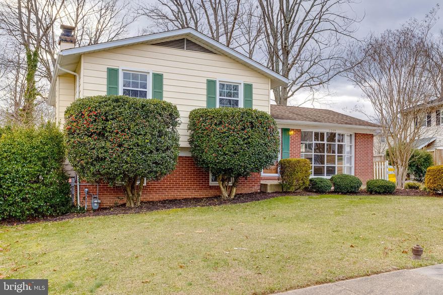 This charming split-level home offers three bedrooms, two and a half baths, and a welcoming atmosphere for a comfortable living experience. The well-maintained property is awaiting your personal touch to make it your own.

Upstairs, you'll find three bedrooms, providing ample space for a growing family or accommodating guests. The master bedroom comes complete with an en-suite bathroom, ensuring a private retreat for the homeowners.

A distinctive feature of this property is the large backyard, offering endless possibilities for outdoor activities, gardening, or simply enjoying nature. The well-maintained yard provides a canvas for your landscaping ideas, creating a perfect extension of your living space.

While the home has been meticulously cared for, it invites you to infuse your personal style and preferences, making it uniquely yours. This property presents an exciting opportunity to create a home that reflects your lifestyle and taste.

Conveniently located, this split-level gem combines comfort, functionality, and the potential for customization, making it an excellent choice for those seeking a residence with character and room to grow.