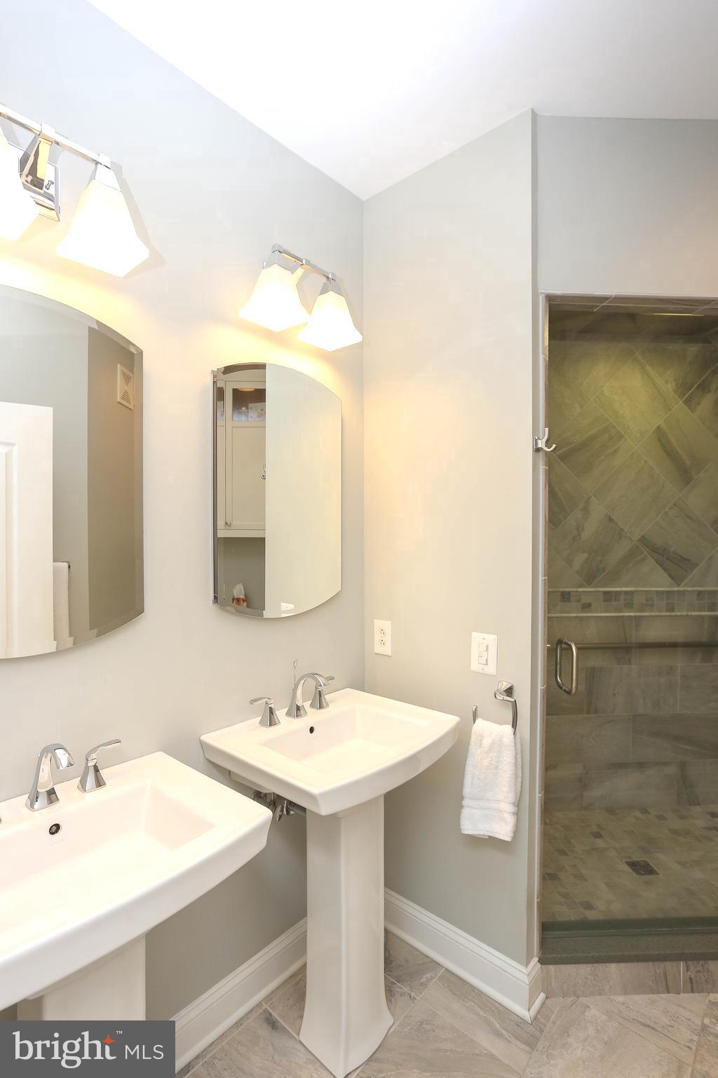 WAVERLY WOODS - Residential