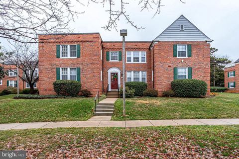 1801 QUEENS LANE 2-138 ARLINGTON VA 22201