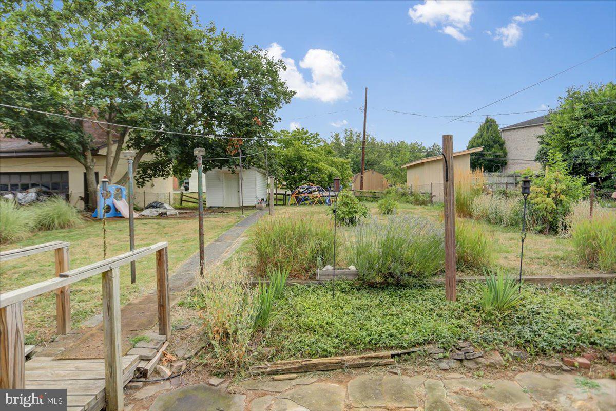 NORTH END - Residential