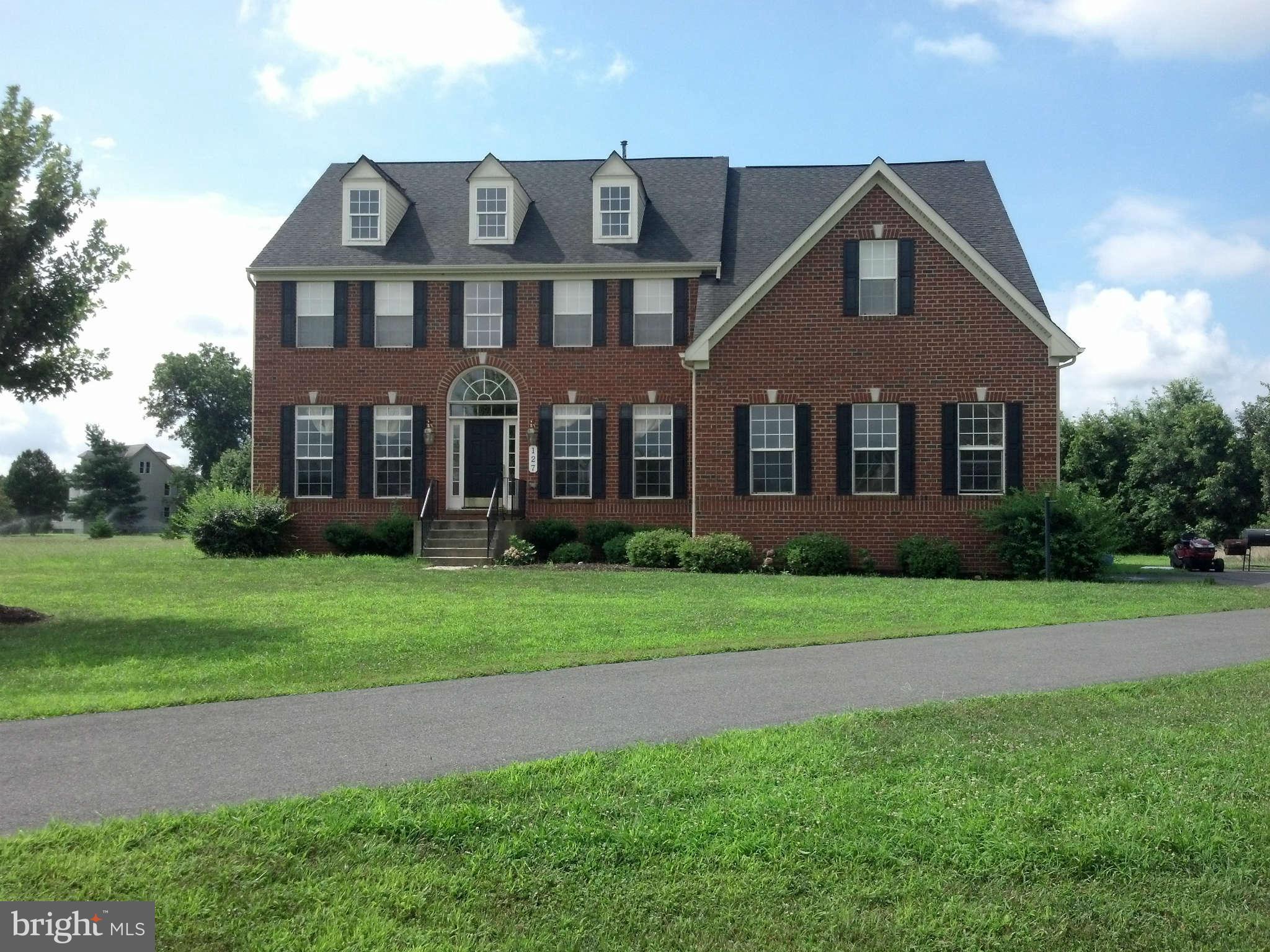 Huge house with open floor plan, ready for you to move right in. Home has 5 bedrooms and 3 baths, Brick front, Paved drive, Full basement, Very nice kitchen with custom back splash, double stair case, Dinning room and sitting room. All on 1.26 acres at end of cul-de-sac. Will not last long call today