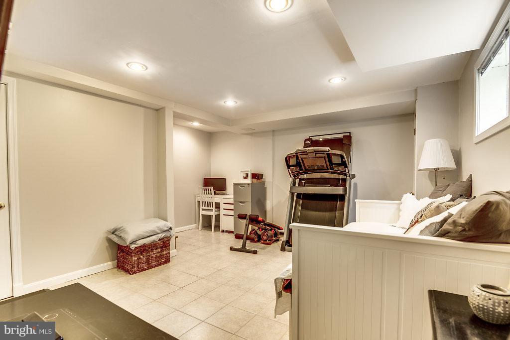 LYNHAVEN - Residential Lease