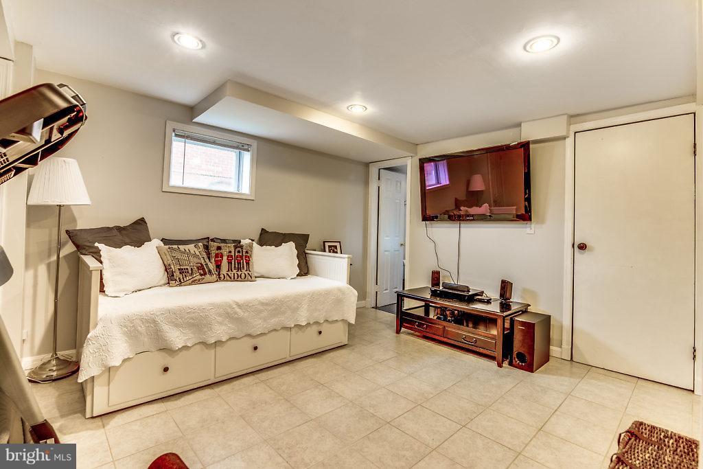 LYNHAVEN - Residential Lease