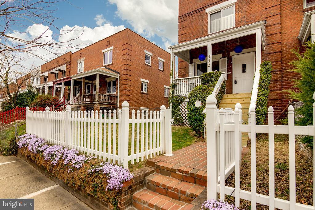 LYNHAVEN - Residential Lease