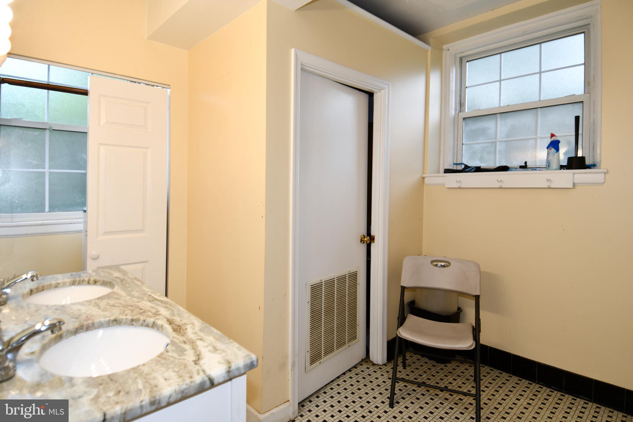 PENTAGON INDUSTRIAL CTR - Commercial Sale