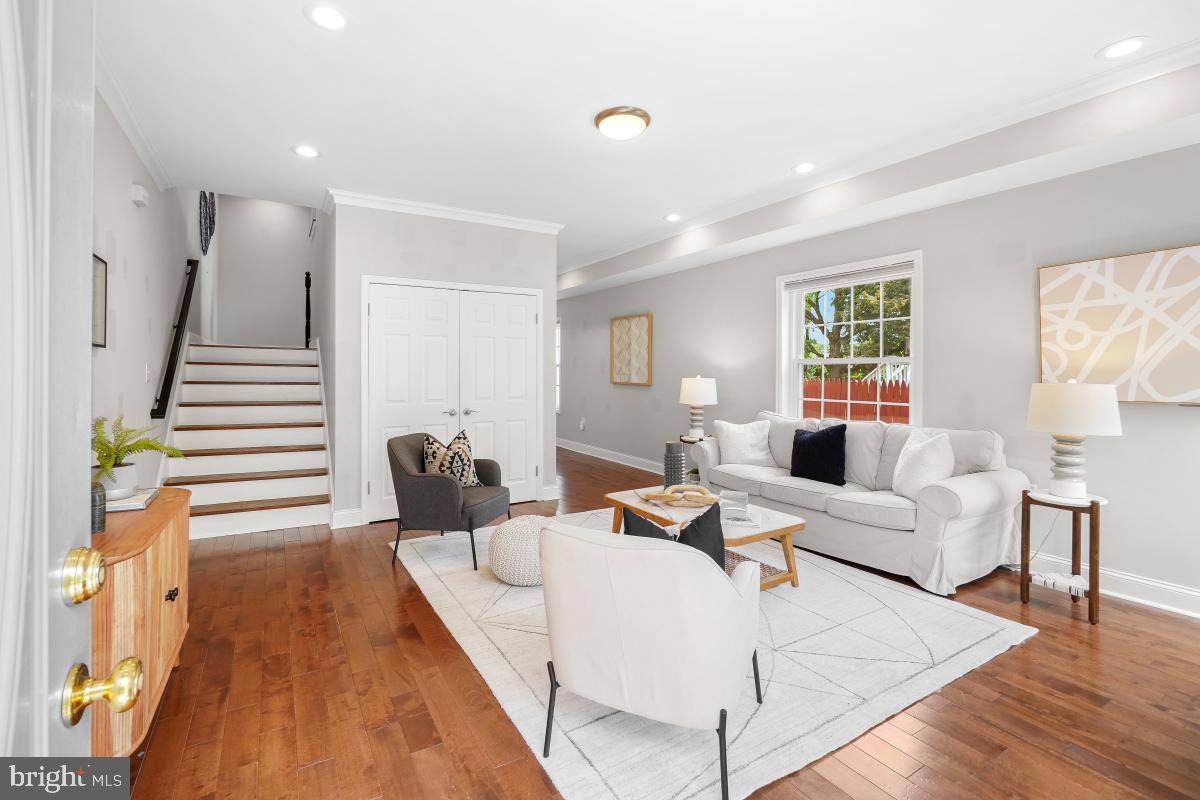1122 45TH STREET NE