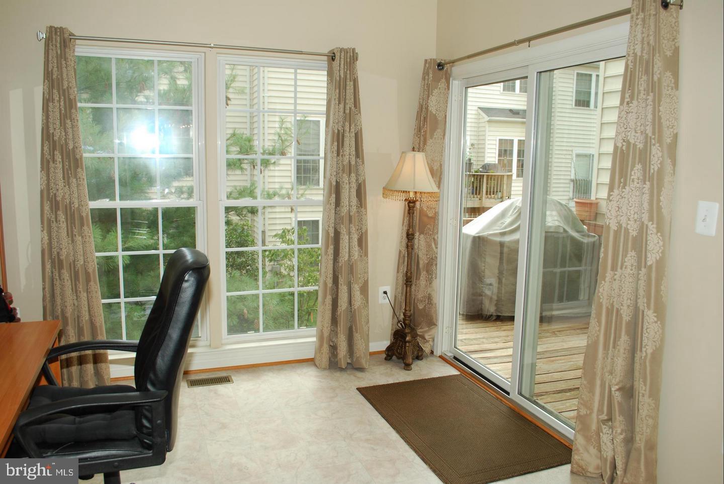 FAIRFAX CENTER LANDBAY - Residential Lease