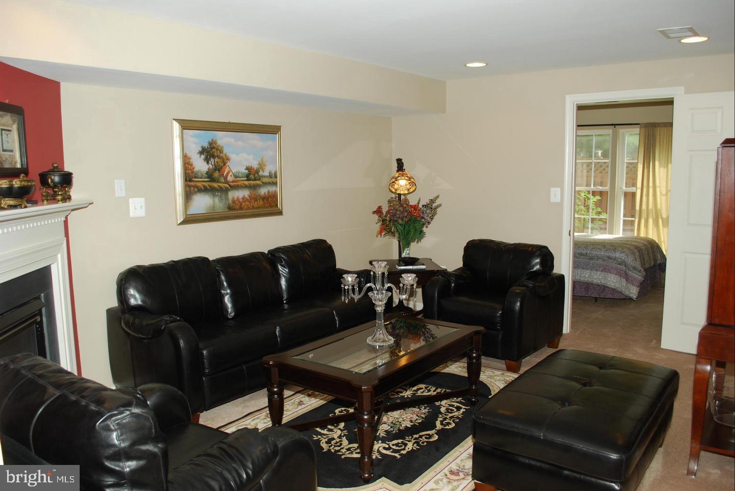 FAIRFAX CENTER LANDBAY - Residential Lease