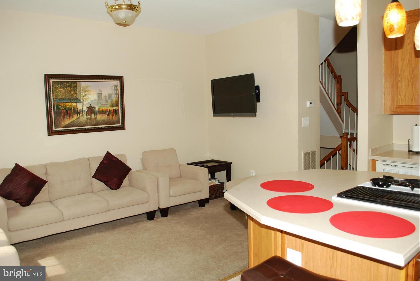 FAIRFAX CENTER LANDBAY - Residential Lease