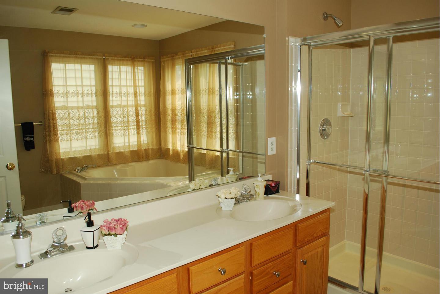 FAIRFAX CENTER LANDBAY - Residential Lease