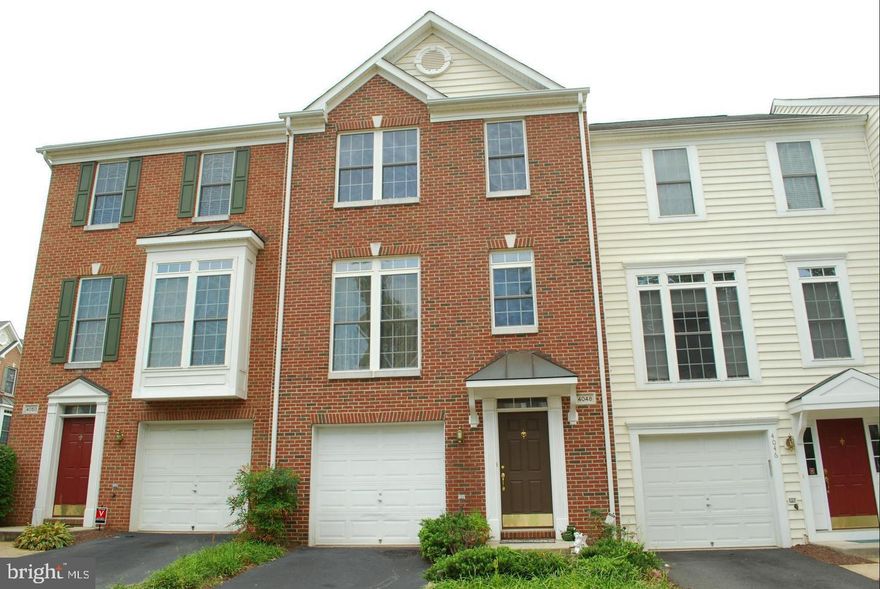 GORGEOUS TOWN HOME W/ 3 LEVELS SUN ROOM EXTENSION* 3 BR & 3.5 BATH, WITH OVER 2100 SQ-FT OF LIVING AREA ON 3 LEVELS* WELL MAINTAINED* PRISTINE CONDITION* HARDWOOD FLOORS* KITCHEN W/ ISLAND* HUGE MASTER BED ROOM W/ VAULTED CEILING & LUXURY BATH* WELL- LIT* LOTS OF WINDOWS* AMPLE GUEST PARKING* CLOSE TO EVERYTHING! FFX CORNER, FAIR OAKS MALL, WEGMAN'S, METROBUS, FAIRLAKES, 50, 66 AND MORE...