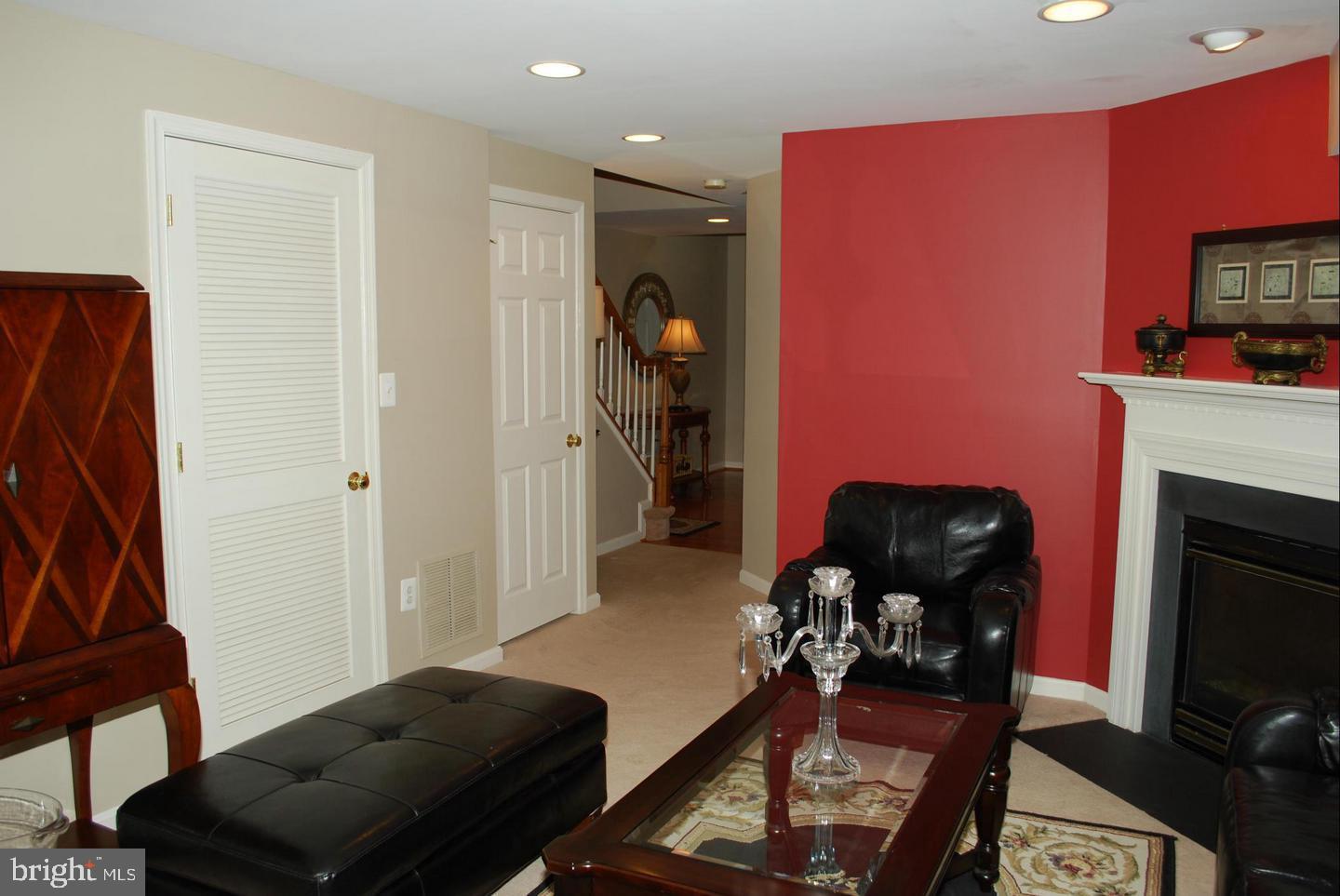 FAIRFAX CENTER LANDBAY - Residential Lease