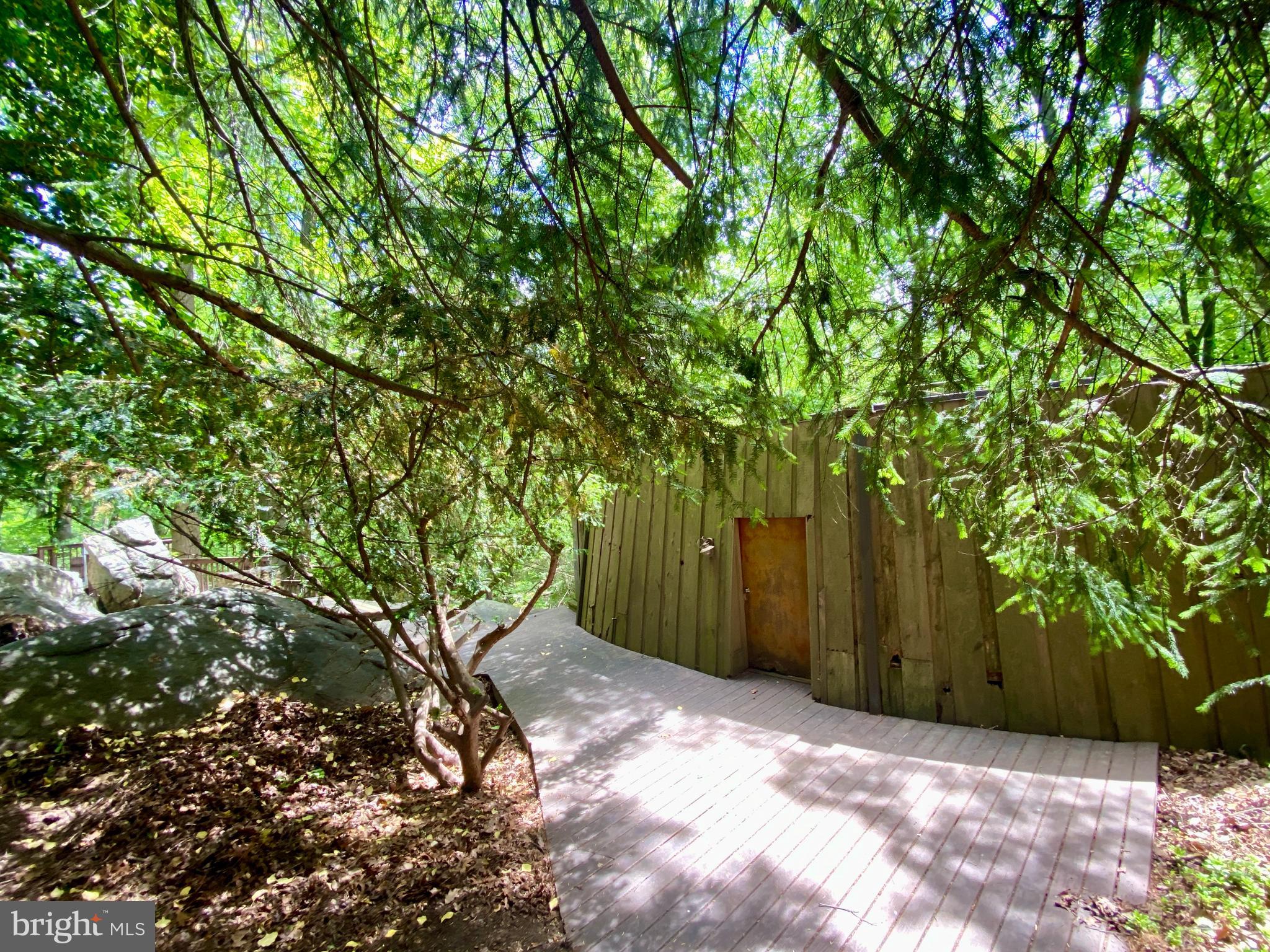 2700 LANZE LANE