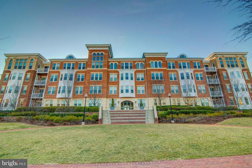 Stunning 2B/2B in Cameron Station, open floor plan, gleaming hardwoods throughout, open gourmet Kit w/ SS Appliances, fireplace, opens to private balcony-looking to quiet courtyard, New HVAC, Water Heater, 2 Garage Parking spots, Ton's of Cameron Station Amenities , metro bus, fitness center, parks, walk to shops and restaurants, EZ commute to DC and so close to Old Town, Alexandria.