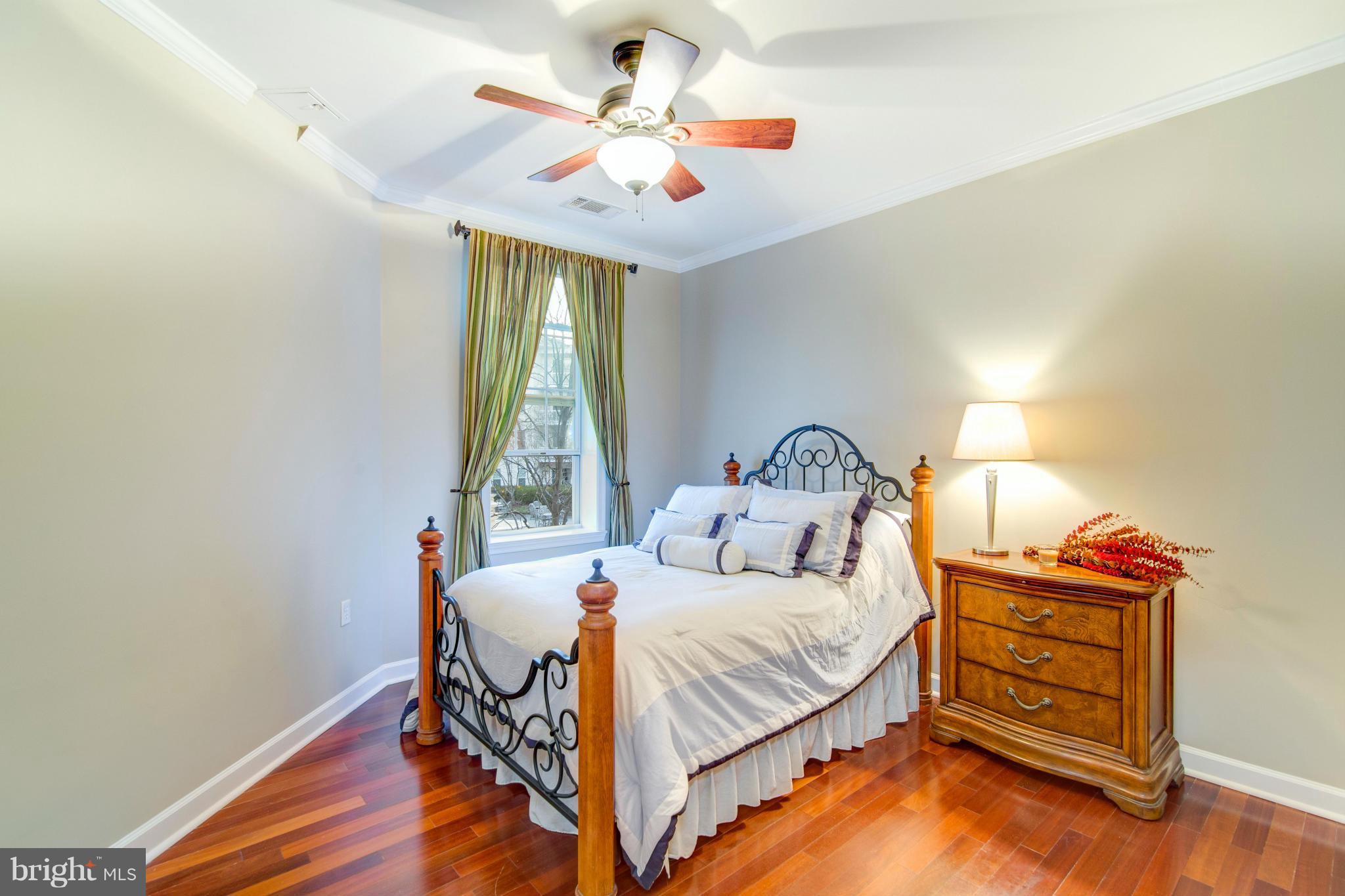 CAMERON STATION - Residential