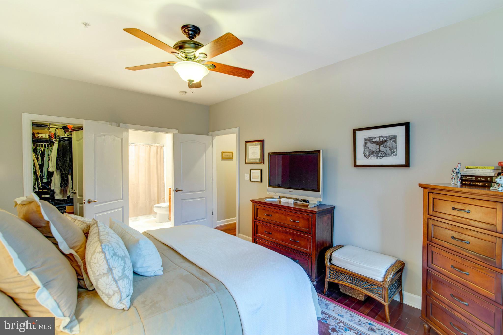 CAMERON STATION - Residential