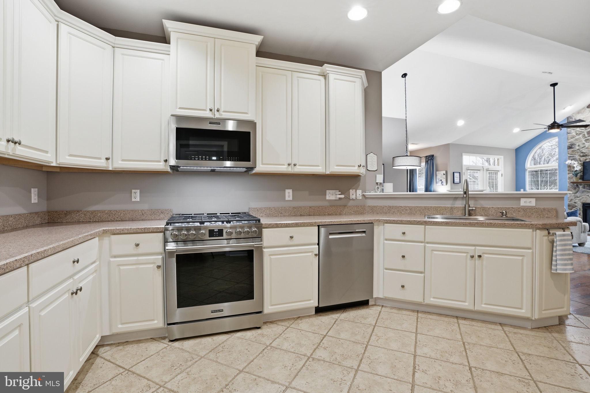 VILLAS AT SHADYBRO - Residential