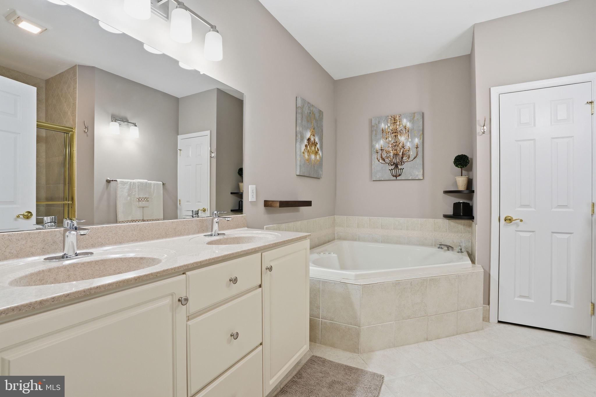 VILLAS AT SHADYBRO - Residential