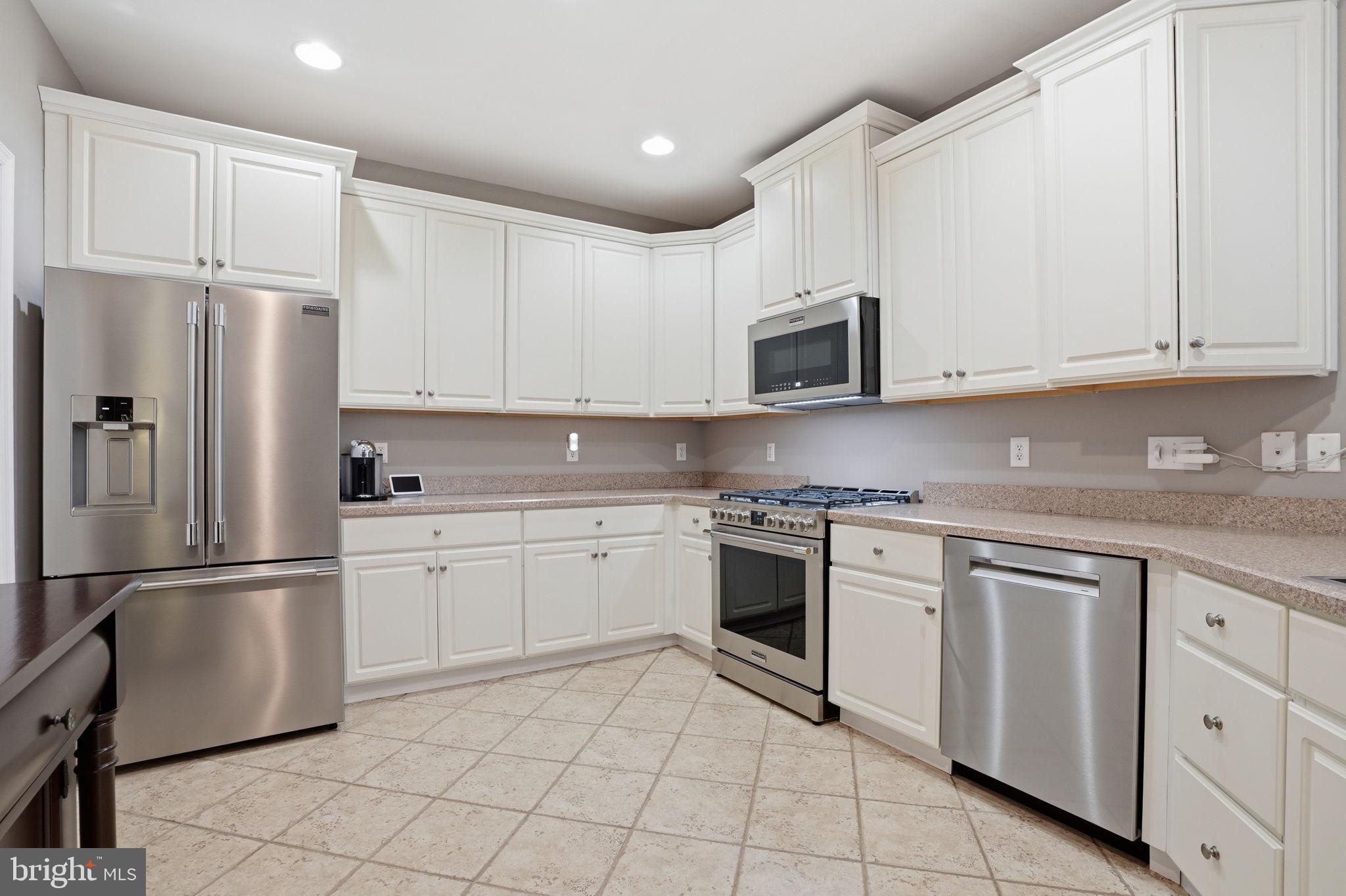 VILLAS AT SHADYBRO - Residential