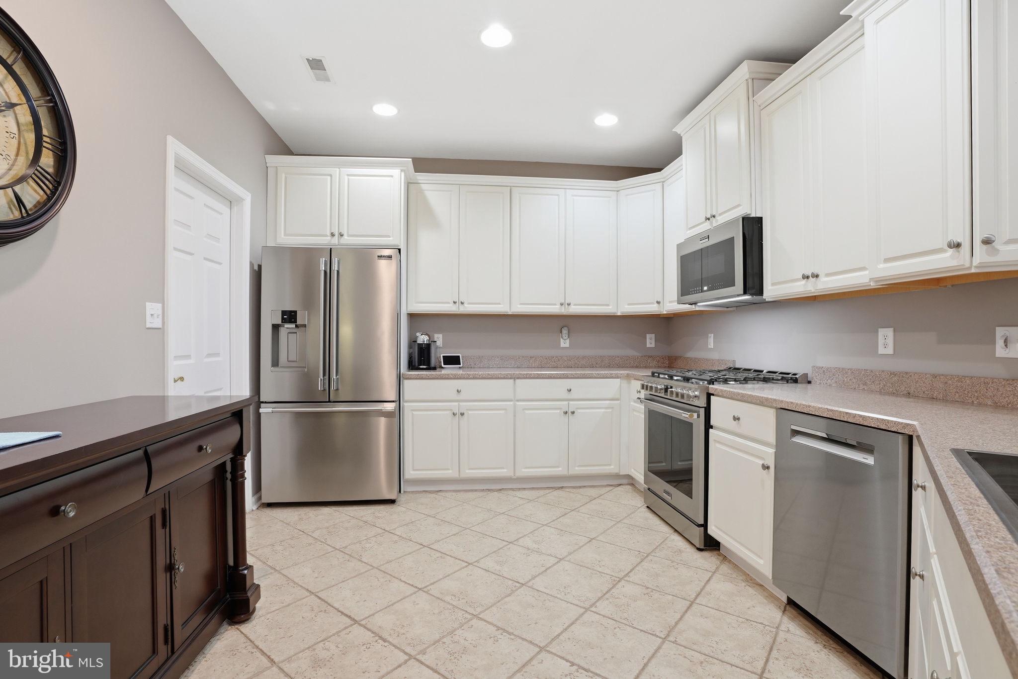 VILLAS AT SHADYBRO - Residential